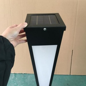 Zonne-gazonlamp met ander ontwerp voor gezinsgebruik of park en tuin