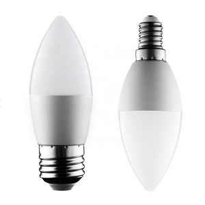 Svetlá hliníková C37 LED sviečková žiarovka s bielym puzdrom a chvostom