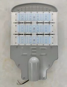 Lampu Jalan LED Kotak Kasut boleh laras dengan Penderia Cahaya untuk Jalan dan Taman