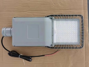 Neues Design Solarlampe IP66 Wasserdichte Außenbeleuchtung 300 W, 400 W und 500 W, alles in zwei Solarbeleuchtungen