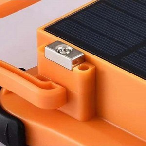 Zasilni solarni reflektor 50 W prenosna različica, odporen na vodo